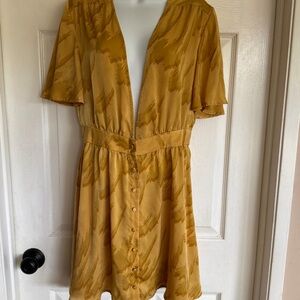 HOUSE OF HARLOW…dress